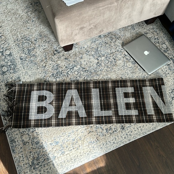 BALENCIAGA TARTAN WOOL SCARF - Picture 1 of 4